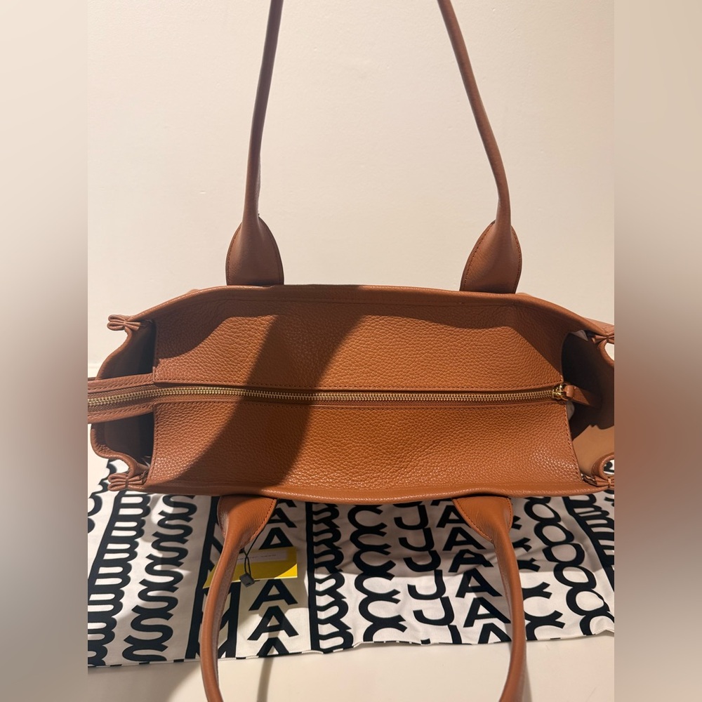 NWT Marc Jacobs large leather the tote bag - argan oil - Picture 5 of 7